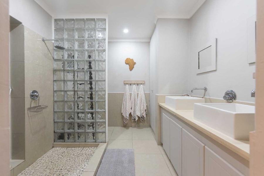 6 Bedroom Property for Sale in Camps Bay Western Cape